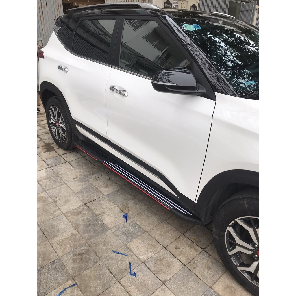 Bậc lên xuống, bệ bước chân ô tô KIA SONET 2021-2022. Mẫu nhôm đúc BW