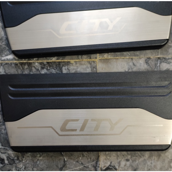 Nẹp bước chân ngoài không đèn nhựa City 2022