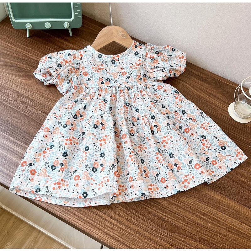 Váy tay bồng hai tùng hoa nhí