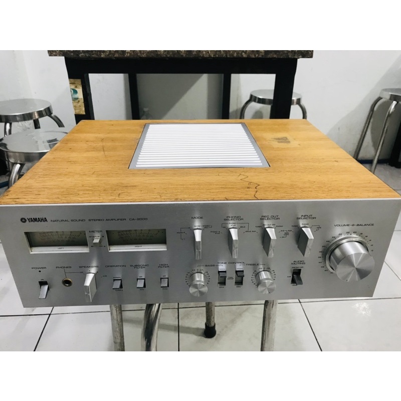 Amply Yamaha CA-2000 công xuất 300w máy chạy 8 sò sắt Made in Japan