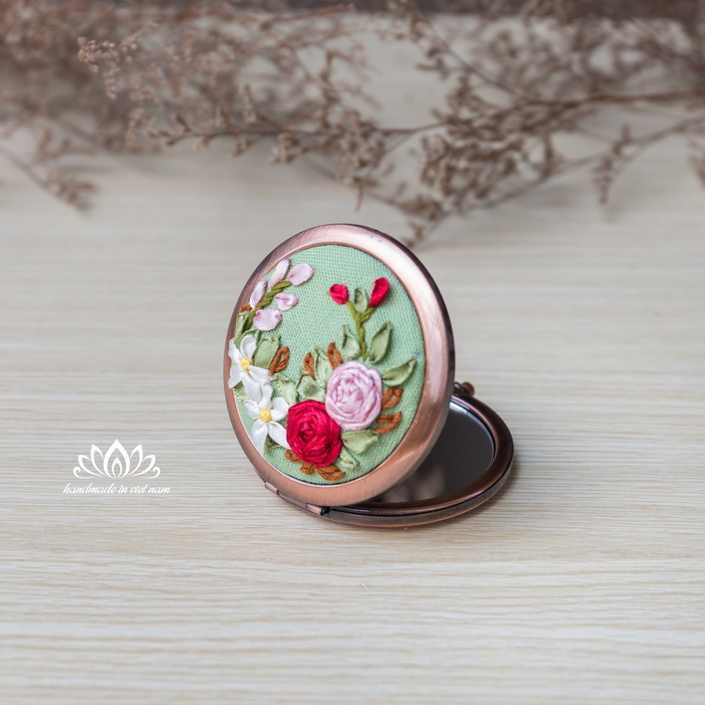 Gương cầm tay mini handmade nhỏ gọn,thêu hoa handmade món quà tặng độc đáo
