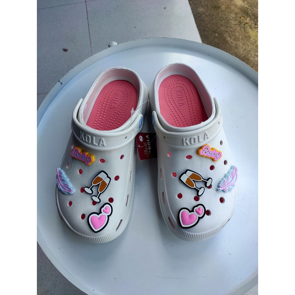 Dép sục nữ Crocs đế dày 7cm Sticker xinh xắn Kola hot 2022