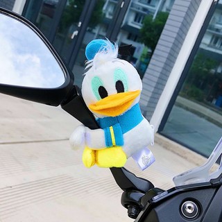 Búp bê gấu pooh đi xe máy điện dễ thương vui nhộn trang trí gương chiếu hậu