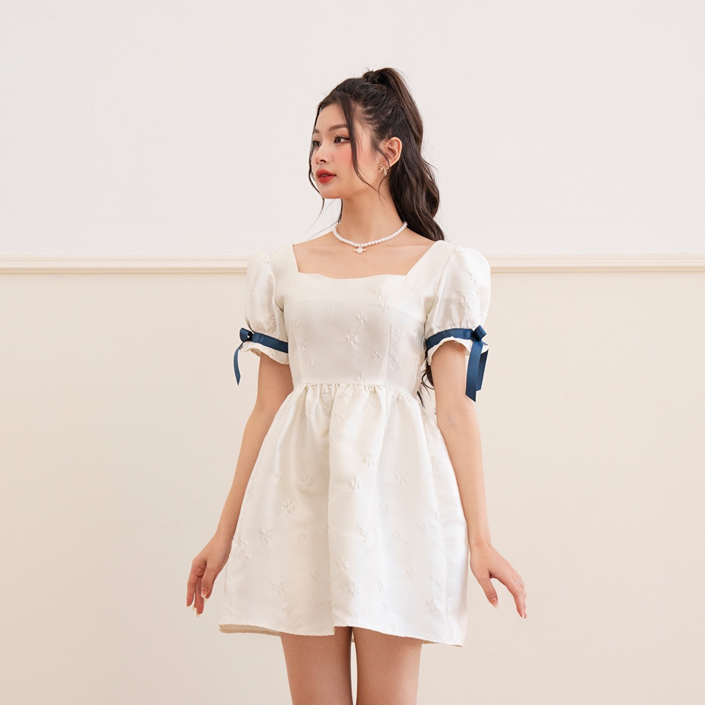 BLEUBIRD Váy gấm thêu hoa dáng xòe Blanc Dress