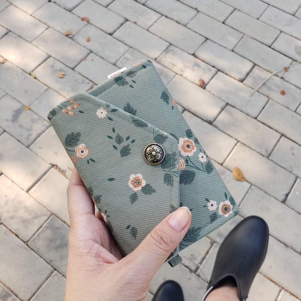 Ví vải handmade xanh lá nhạt hoa đào kép siêu xinh xắn, có khóa kéo tiện lợi