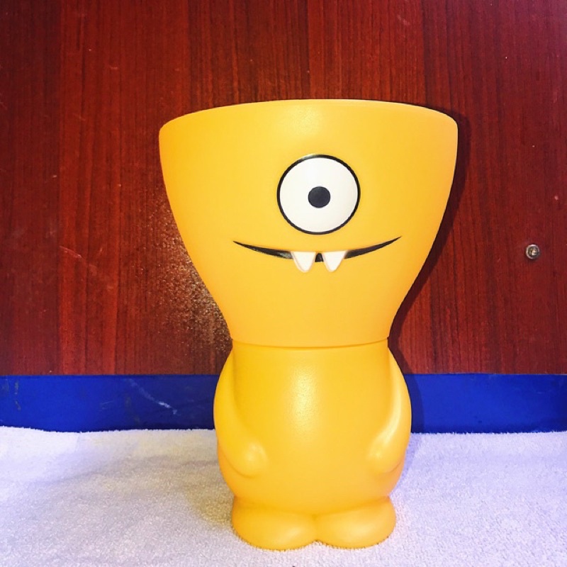 Ly Kèm Hộp Bắp Ugly Doll CGV