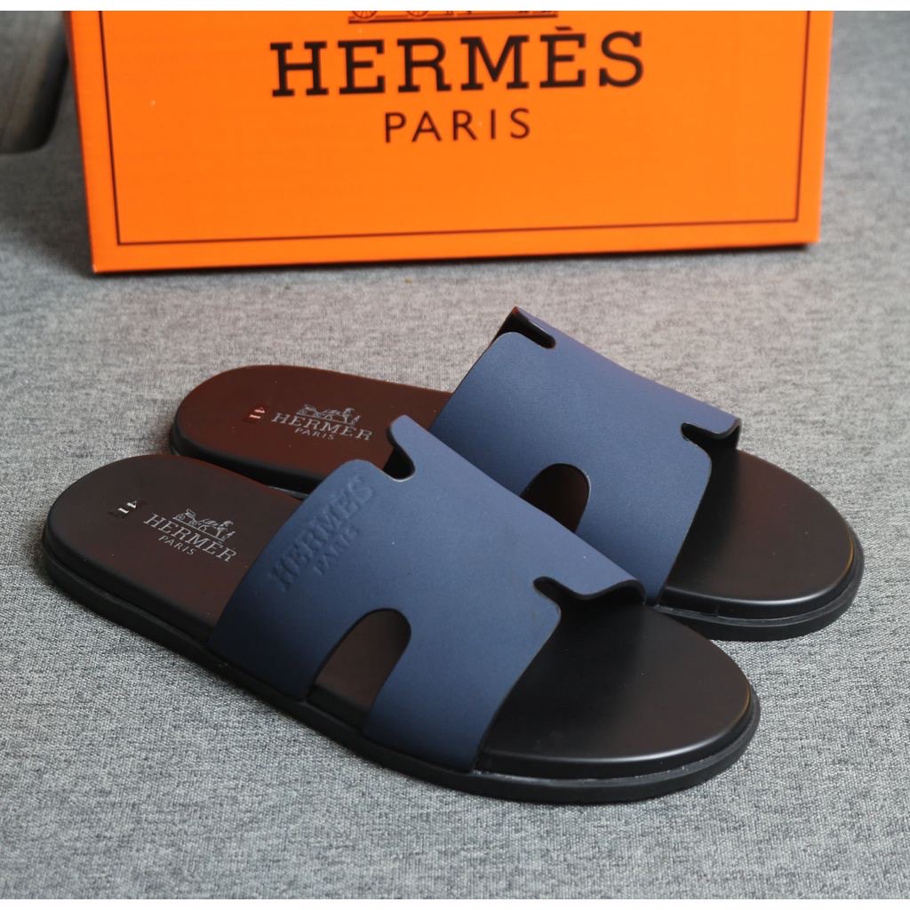 Dép HM Nam Quai Ngang Da Phiên Bản Màu Xanh Navy Hiện Đại Chống Thấm Nước Đi Thoáng Chân Mẫu Mới Năm 2023