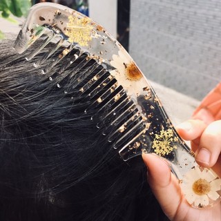 Lược Hoa cán dài Lilande (thêm tên hay ngày kỉ niệm theo yêu cầu) handmade epoxy resin