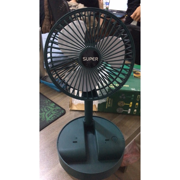 Quạt Tích Điện Gấp Gọn, Quạt Mini Để Bàn Xoay 180 Độ, 3 Tốc Độ Gió, Cổng Sạc USB - Quạt xanh