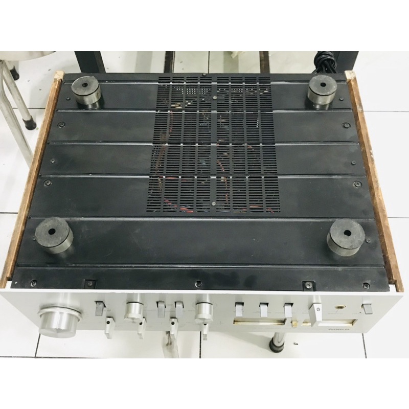 Amply Yamaha CA-2000 công xuất 300w máy chạy 8 sò sắt Made in Japan