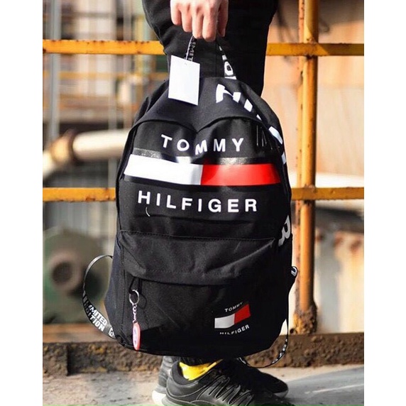 Balo Tommy Hilfiger Classic 1, mẫu đẹp đơn giản - vải dù, mặt lưng phối lưới chống nóng có ngăn trong