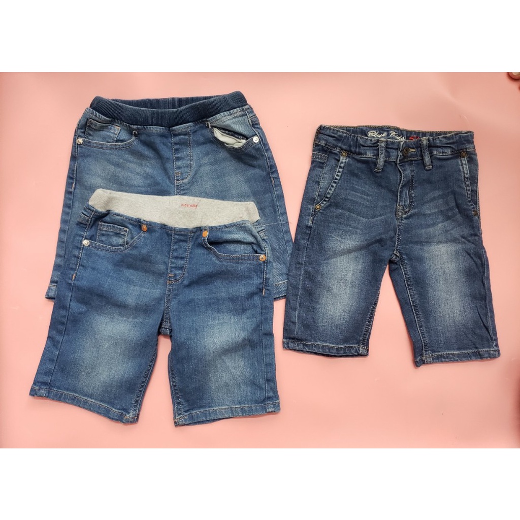 Quần short jeans bé trai VNXK vải co giản có dây tăng đơ.