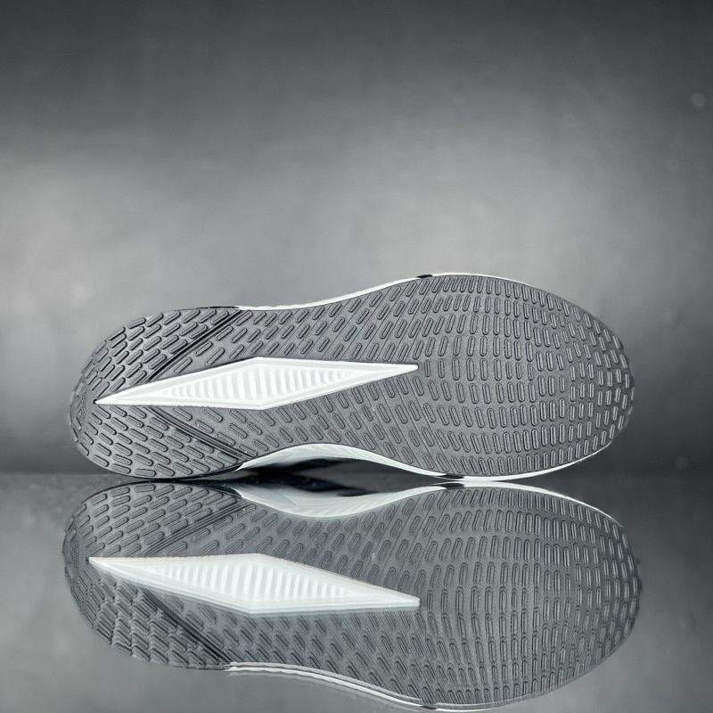 GIÀY THỂ THAO ALPHA MAGMA CAO CẤP TẶNG KÈM BỘ QUÀ TẶNG GIÁ TRỊ