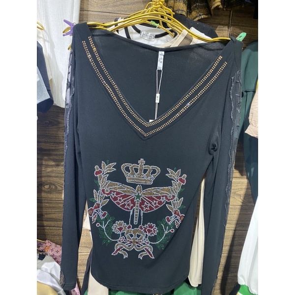 Á đá ưu ảnh châu dài tay