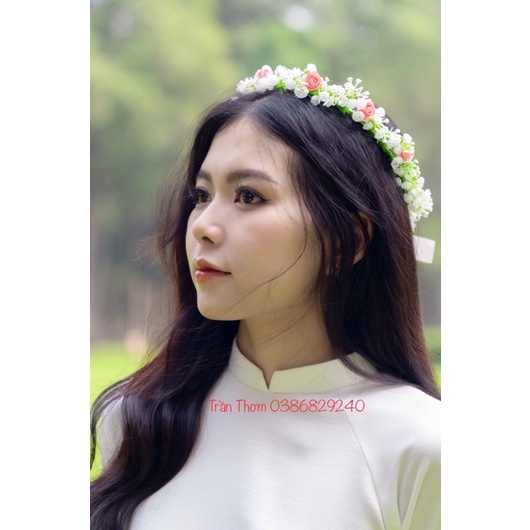 Vòng hoa đội đầu Nàng Thơ hoa hồng phối hoa bi trắng nhẹ nhàng, tinh khiết