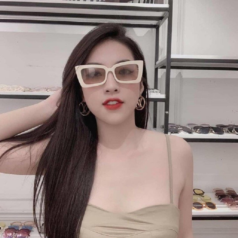 Kính Mắt MèoGIADUNGTONGKHO1Kính Mắt Mèo Đi Biển Thời, Mắt kính mát nữ thời trang form vuông gọng nhựa siêu sang