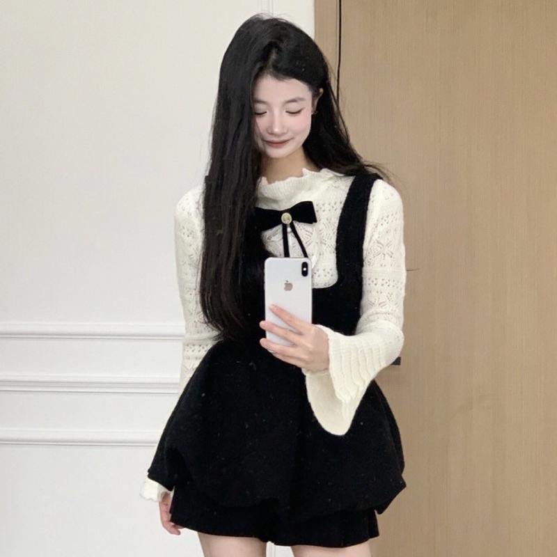 Set váy yếm kèm áo len trắng ren đính nơ tiểu thư set hai món