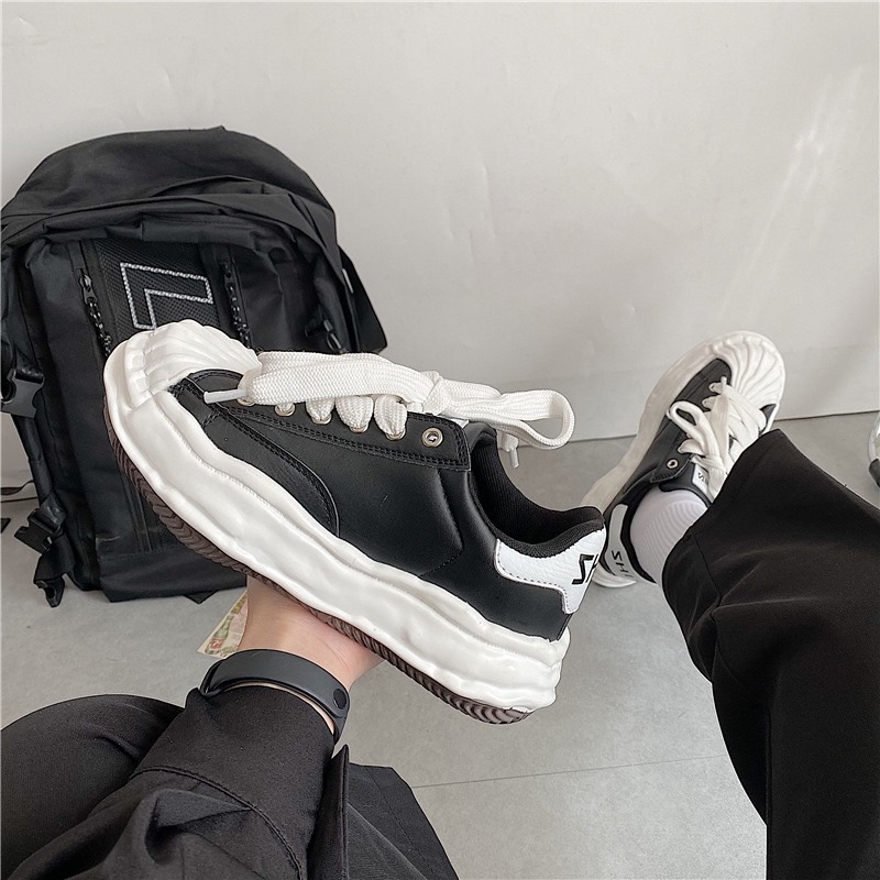 GIÀY SNEAKERS HOT MÙA HÈ 2023