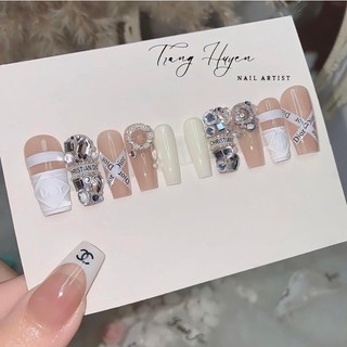 Nailbox thiết kế đính full đá phối charm thương hiệu