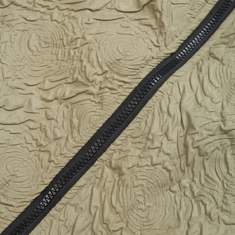 Áo gilet hoạ tiết hoa hồng