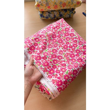 Vải thô Cotton Hoa Nhí màu Cam Hồng mềm mượt rũ may đầm áo, chăn drap, trang trí decor...