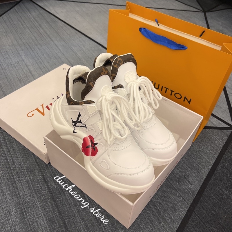 GIÀY L.V TRẮNG NÂU ,TRÁI DÂU CAO CẤP 1:1