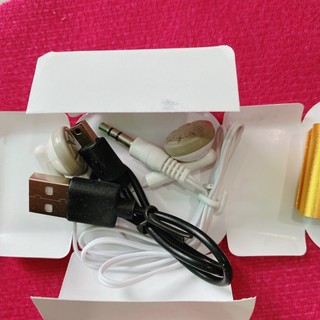 Máy nghe nhạc Mp3 mini , gọn nhẹ