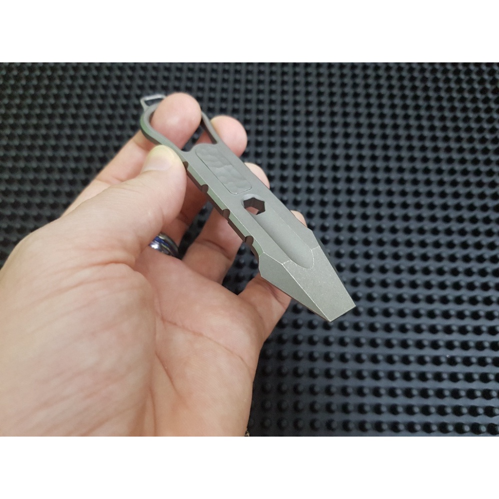 Cây khui nắp chai prybar titanium