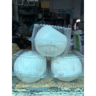cơm dừa nguyên trái còn nước kiểu Thái Lan