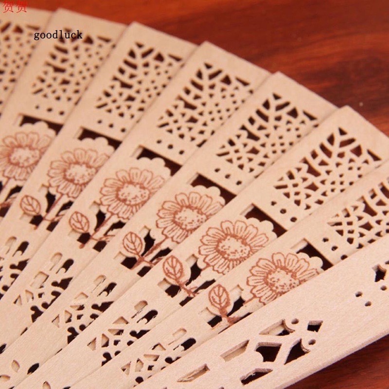 1 Quạt Xếp Bằng Gỗ Tre Phong Cách Vintage