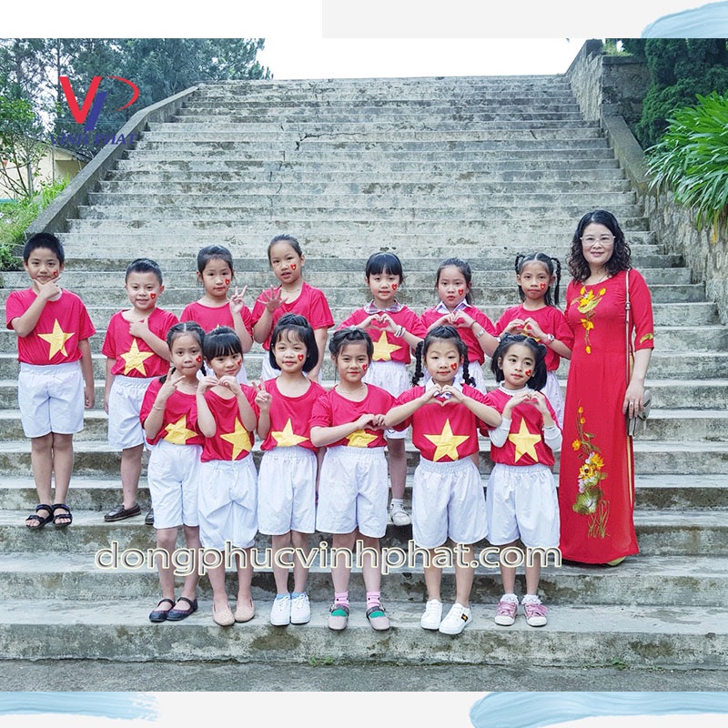 Bộ quần áo cờ đỏ sao vàng, váy, quần trắng cho các bé đây đủ kích thước giá tốt - Hình thật