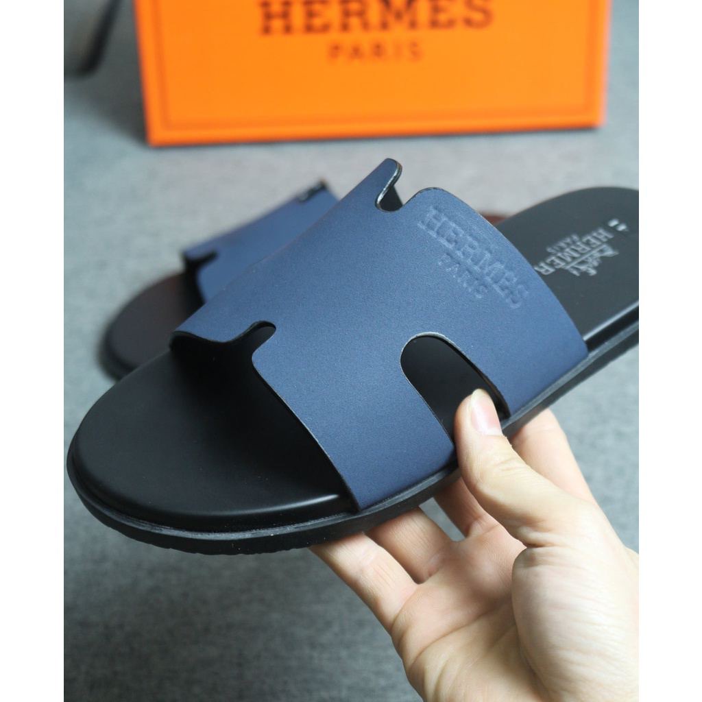 Dép HM Nam Quai Ngang Da Phiên Bản Màu Xanh Navy Hiện Đại Chống Thấm Nước Đi Thoáng Chân Mẫu Mới Năm 2023