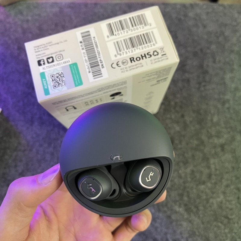 Tai TWS Aukey T10 NewFullbox- Âm thanh hay, bass sâu, nhanh- Sạc ko dây- Chống nước IPX5- Pin trâu tới 7h- BH 1 đổi 1