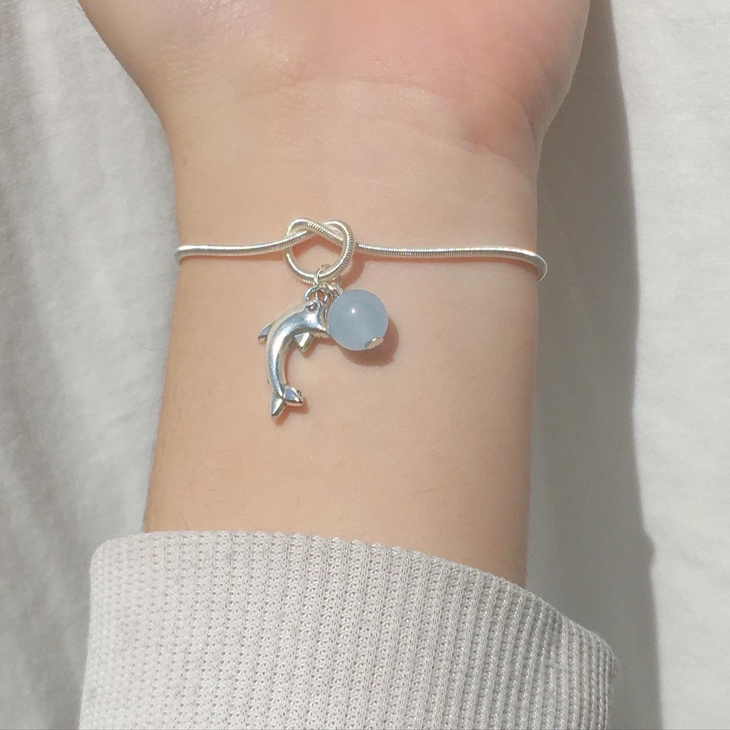 Lắc tay đá Aquamarine charm cá heo