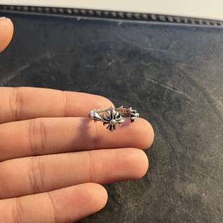 Nhẫn chromehearts