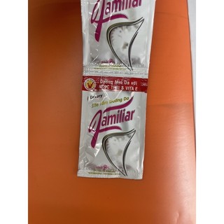 Dây sữa tắm Familiar hải mã 12 gói x 6g