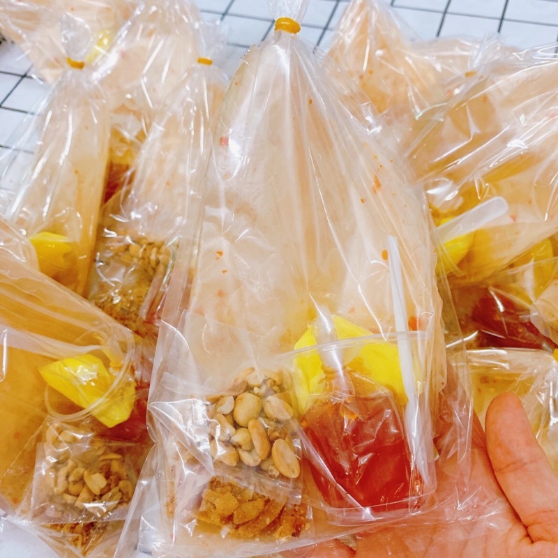 Bánh tráng me bơ hành phi