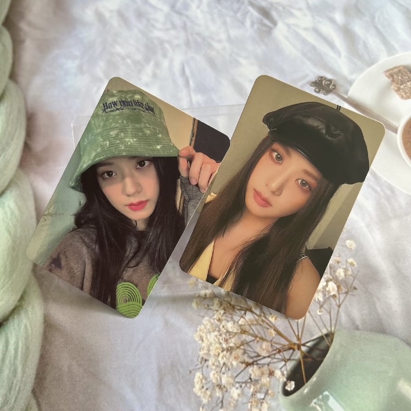 CARD BO GÓC JISOO MŨ XANH/ JISOO MŨ ĐEN - POB KTOWN4U THE ALBUM