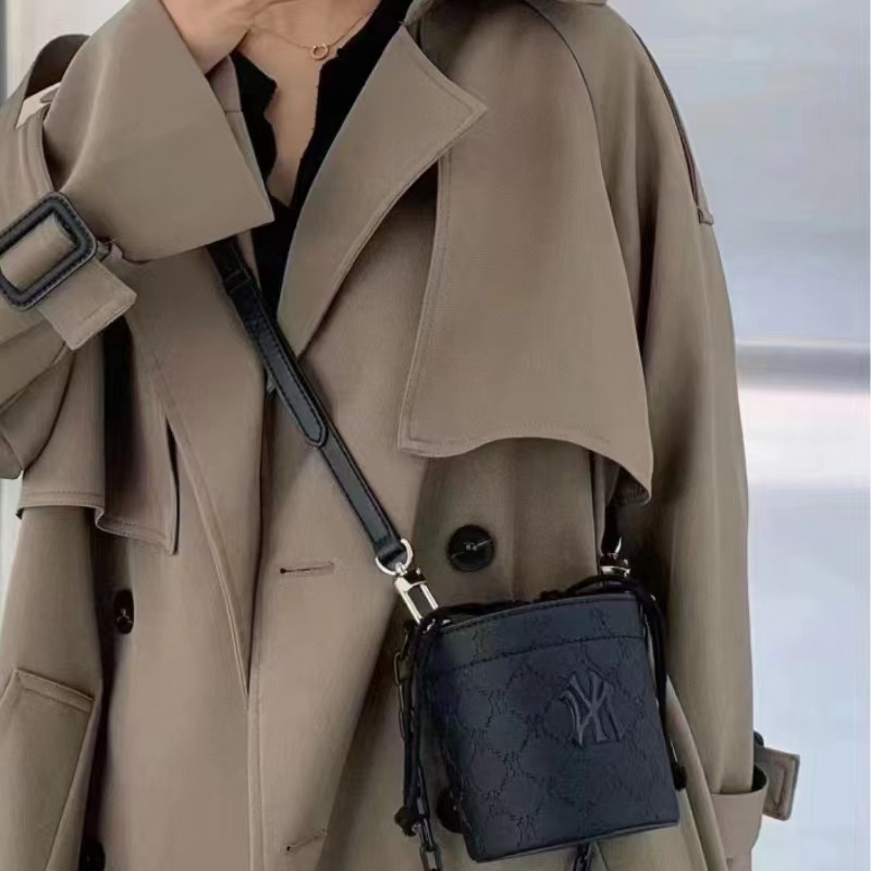 Túi hộp hình trụ MLB unisex cá tính. túi đeo chéo sang chảnh