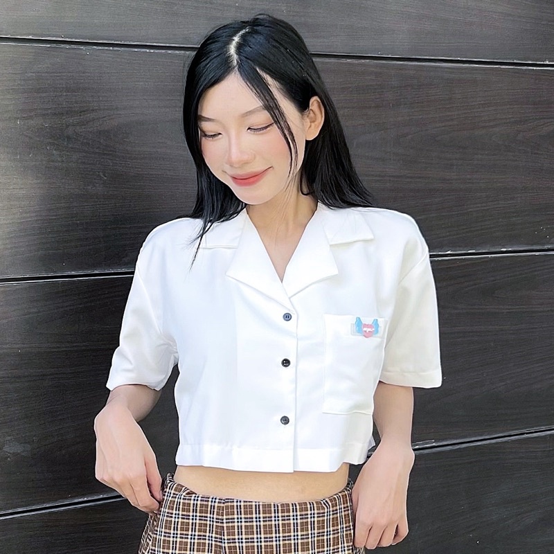 UPZ Áo Sơmi Tay Ngắn Croptop Nữ Cổ Danton Mạc Trái Tim (3 Màu)