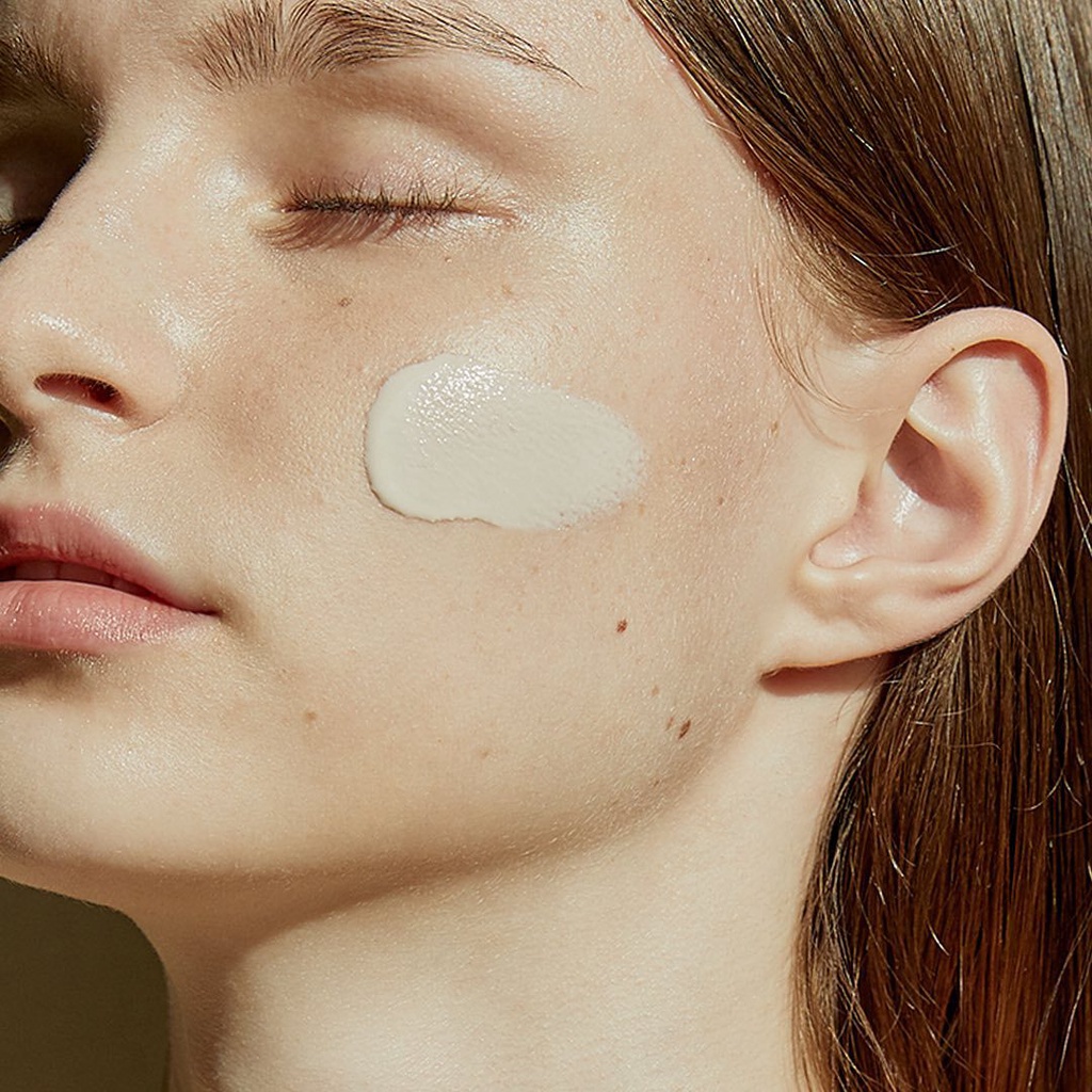 Kem Chống Nắng Rau Má Skin1004 Madagascar Centella Air-Fit Suncream Plus SPF50+ PA++++ 50ml