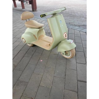 Xe máy điện Vespa Q916