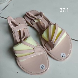 Sandal đế bằng quai chéo Size 37