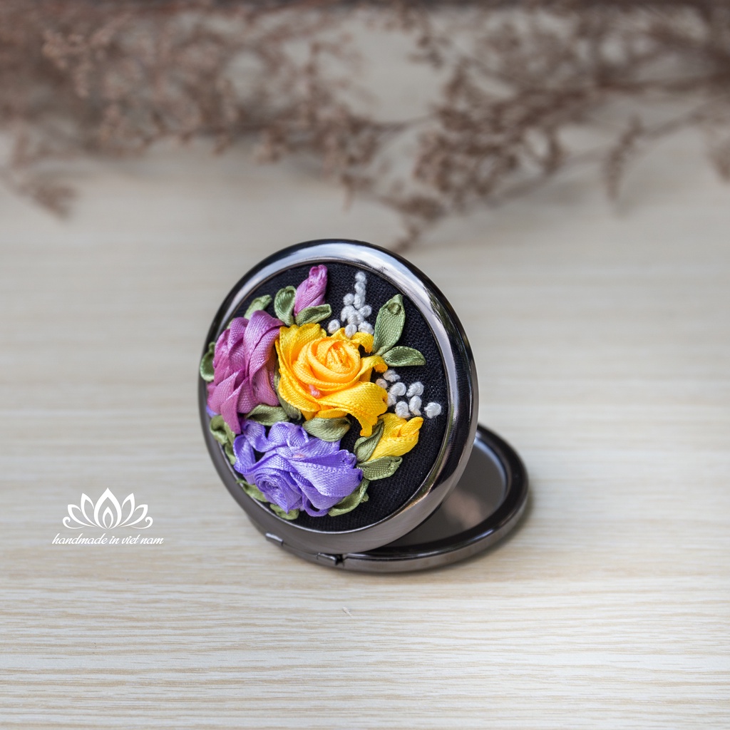 Gương cầm tay mini handmade nhỏ gọn,thêu hoa handmade món quà tặng độc đáo