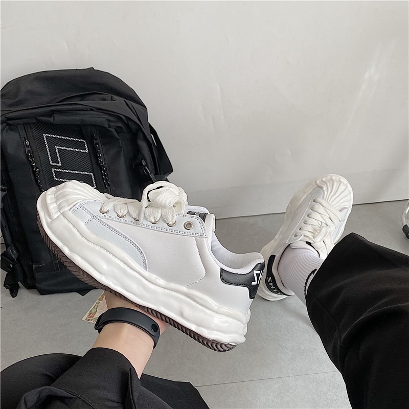 GIÀY SNEAKERS HOT MÙA HÈ 2023