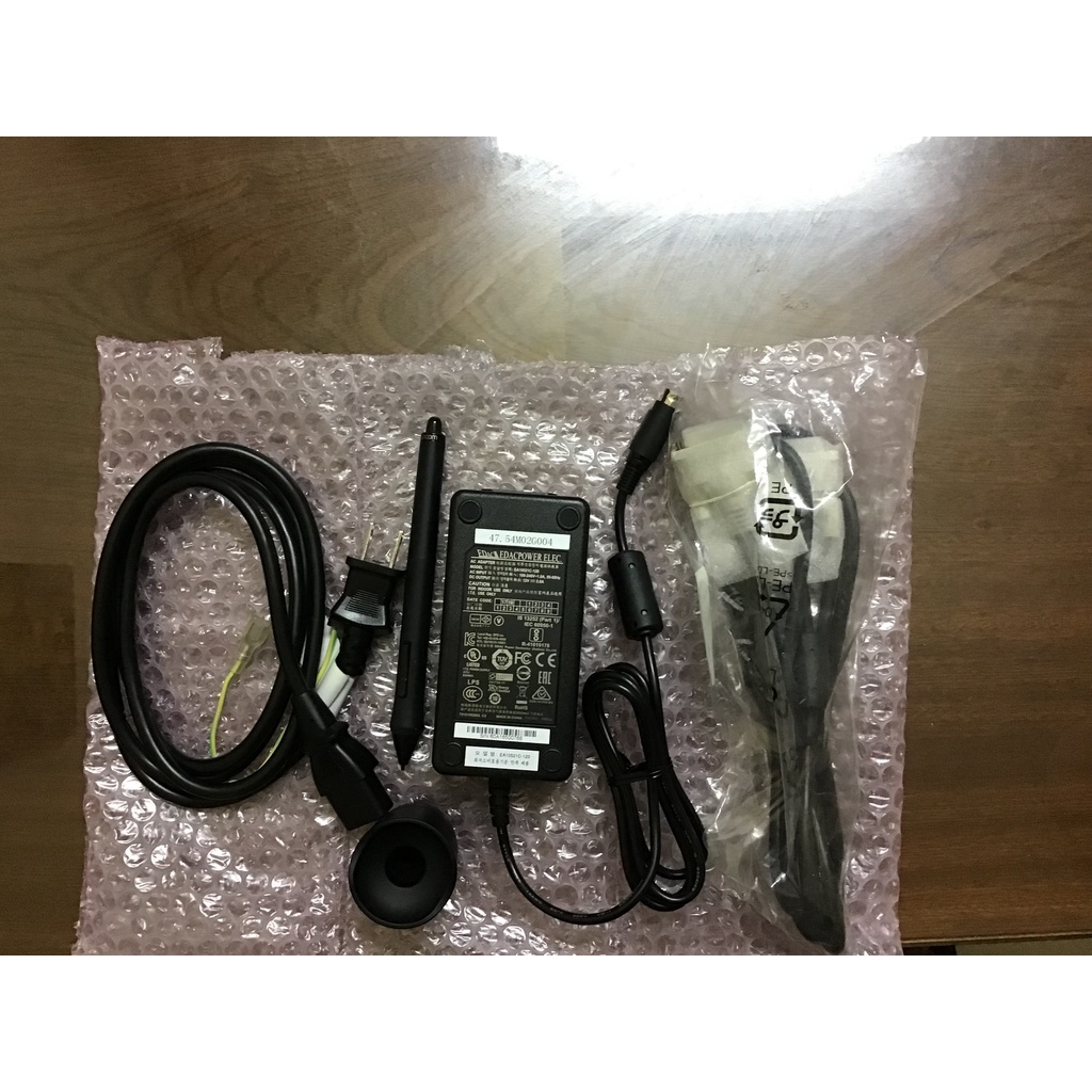 Bảng vẽ wacom cintiq 22 dtk-2200