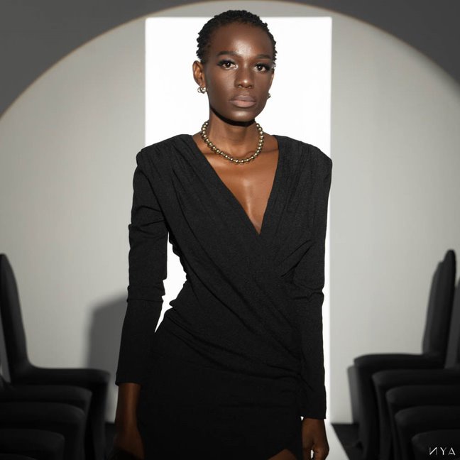 Váy ngắn xếp ly chéo tà xẻ cổ V, vai độn NUTZ DRESS | NYA STUDIO