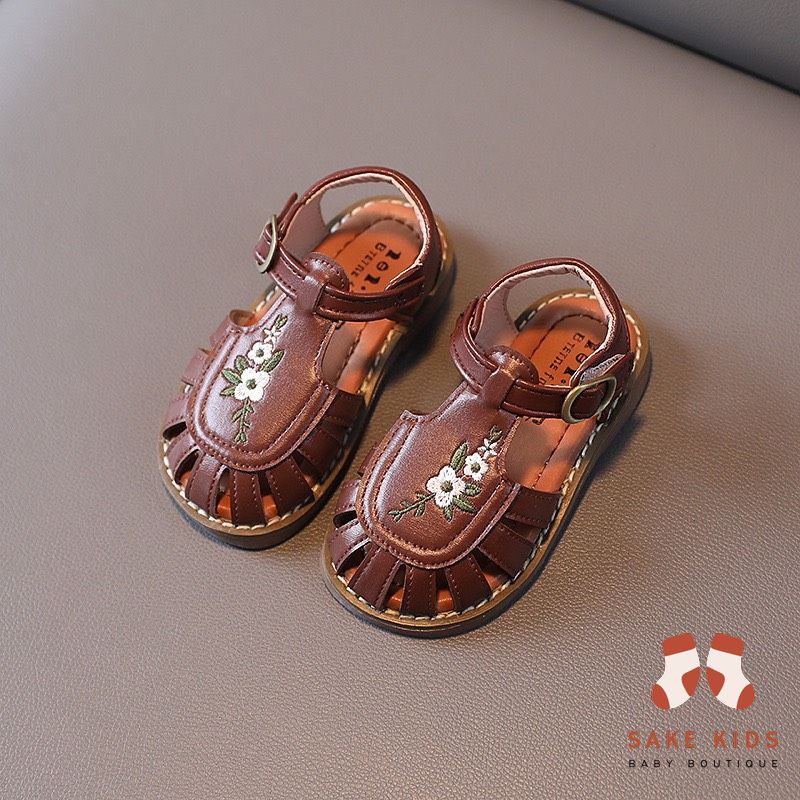 Dép sandal quai hậu chất da PU êm mềm thêu hoa cực xinh đế chống trơn trượt tốt đủ size từ 1-5 tuổi M611
