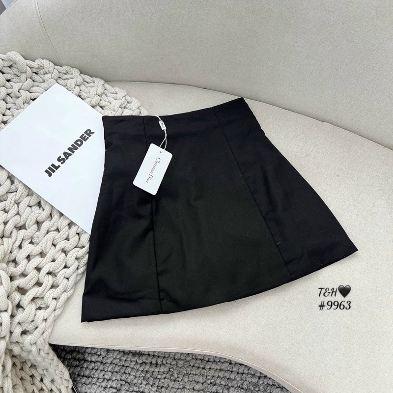 CHÂN VÁY DÁNG A TRƠN HÀNG QC