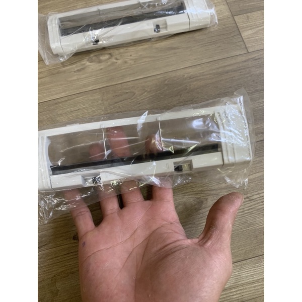 Nắp đậy chổi giữa robot hút bụi Eufy L70 Hybrid